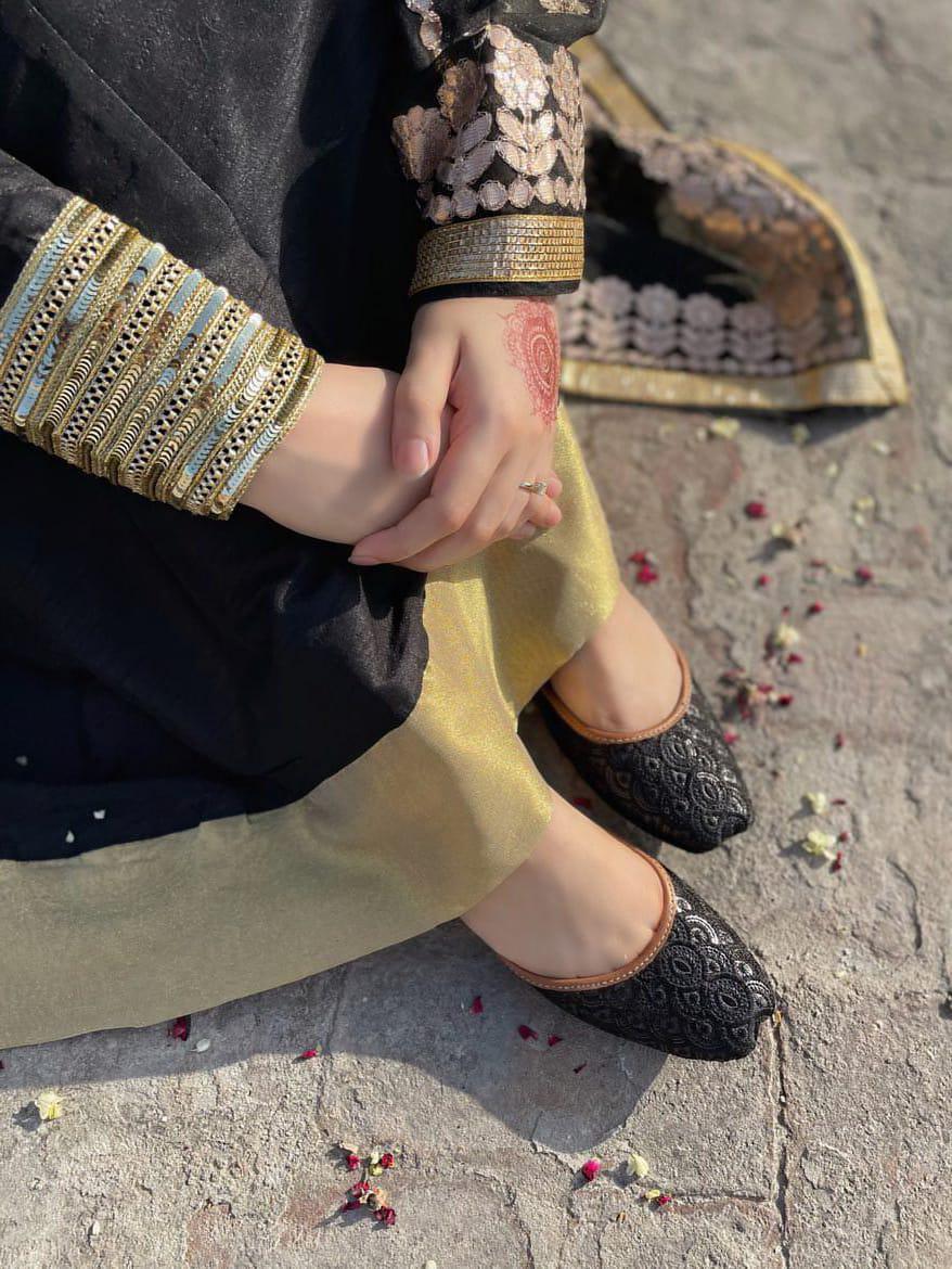 Handmade Ladies Pakistani Indian Khusa Sandal | Sequins Design Punjabi Jutti | Wedding shoes | Gift For Her | Gold Silver Black