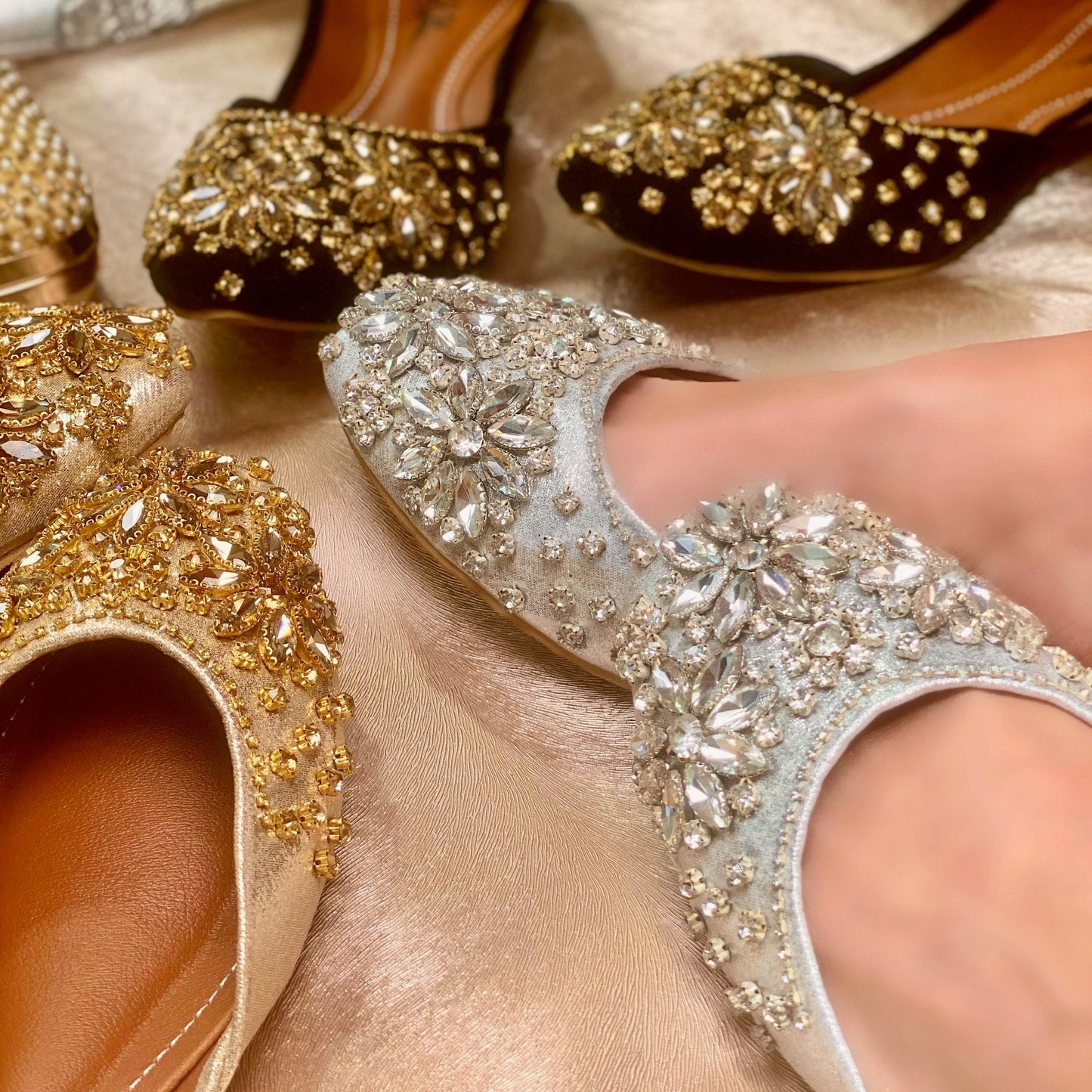 Handmade Womens Pakistani Indian Khusa Sandal | Punjabi Jutti | Wedding shoes | Gift For Her | Hand Sewn | Gold Silver Black