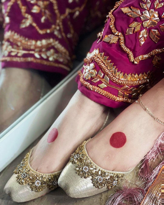 Handcrafted Women's Punjabi Jutti Khusa Sandal | Pakistani Indian Footwear | Wedding Shoes | Gift For Her | Gold Silver Black